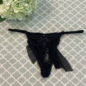 In Bloom Black Lace Embroidered Back Bow Thong